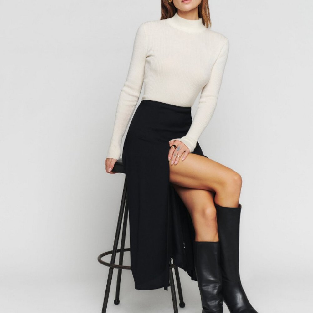 Reformation Black Ribbed Flared Skirt with a slit size S